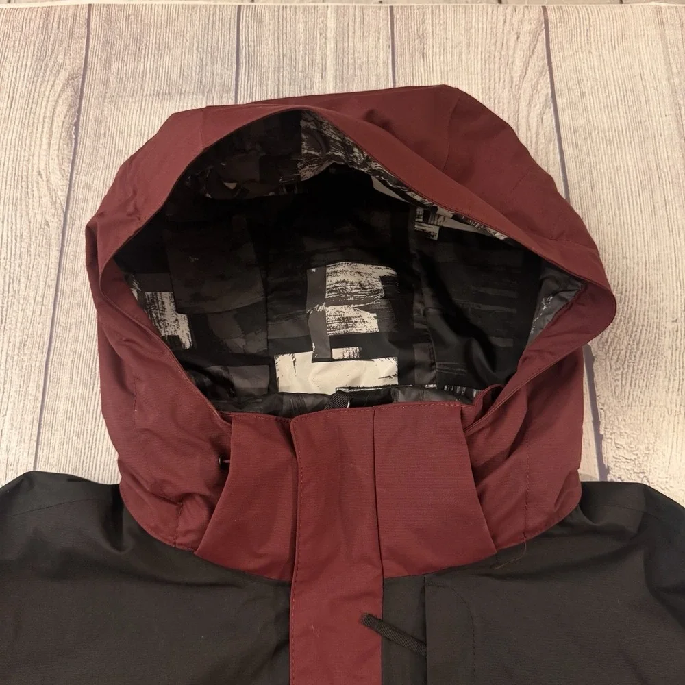 The North Face DryVent Hooded Waterproof Jacket Burgundy Black Men's Large